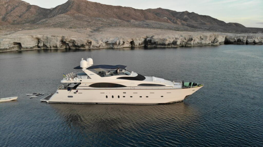 Azimut 100 SESTANTE Servicios Navieros, Embarcaciones La Paz, BCS