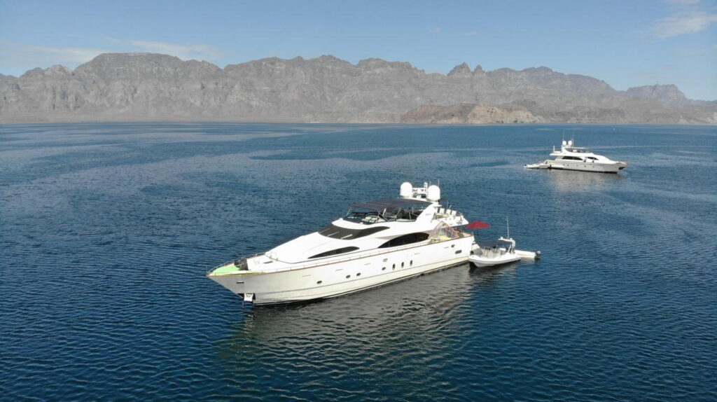 Azimut 100 SESTANTE Servicios Navieros, Embarcaciones La Paz, BCS