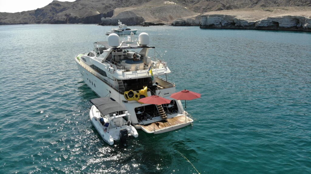 Azimut 100 SESTANTE Servicios Navieros, Embarcaciones La Paz, BCS