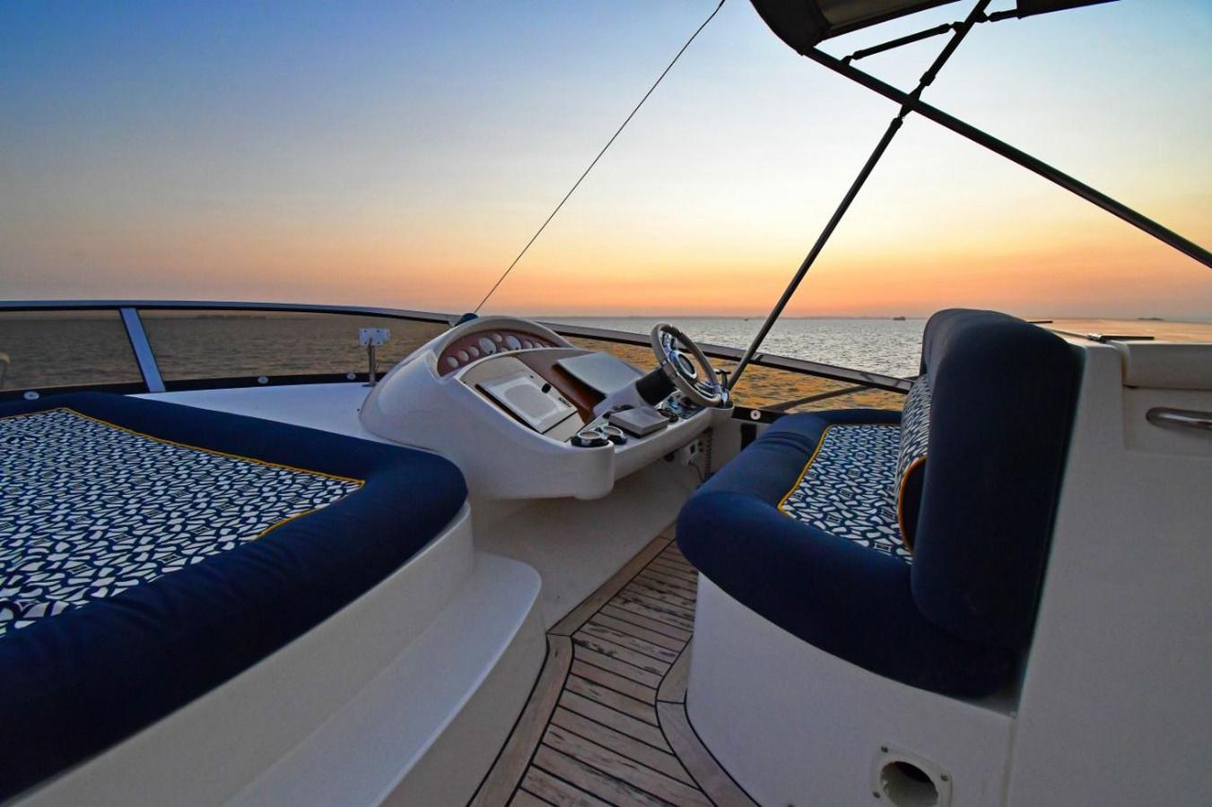 Embarcaciones, Sunseeker Manhattan 66, SESTANTE, Servicios Navieros, La Paz