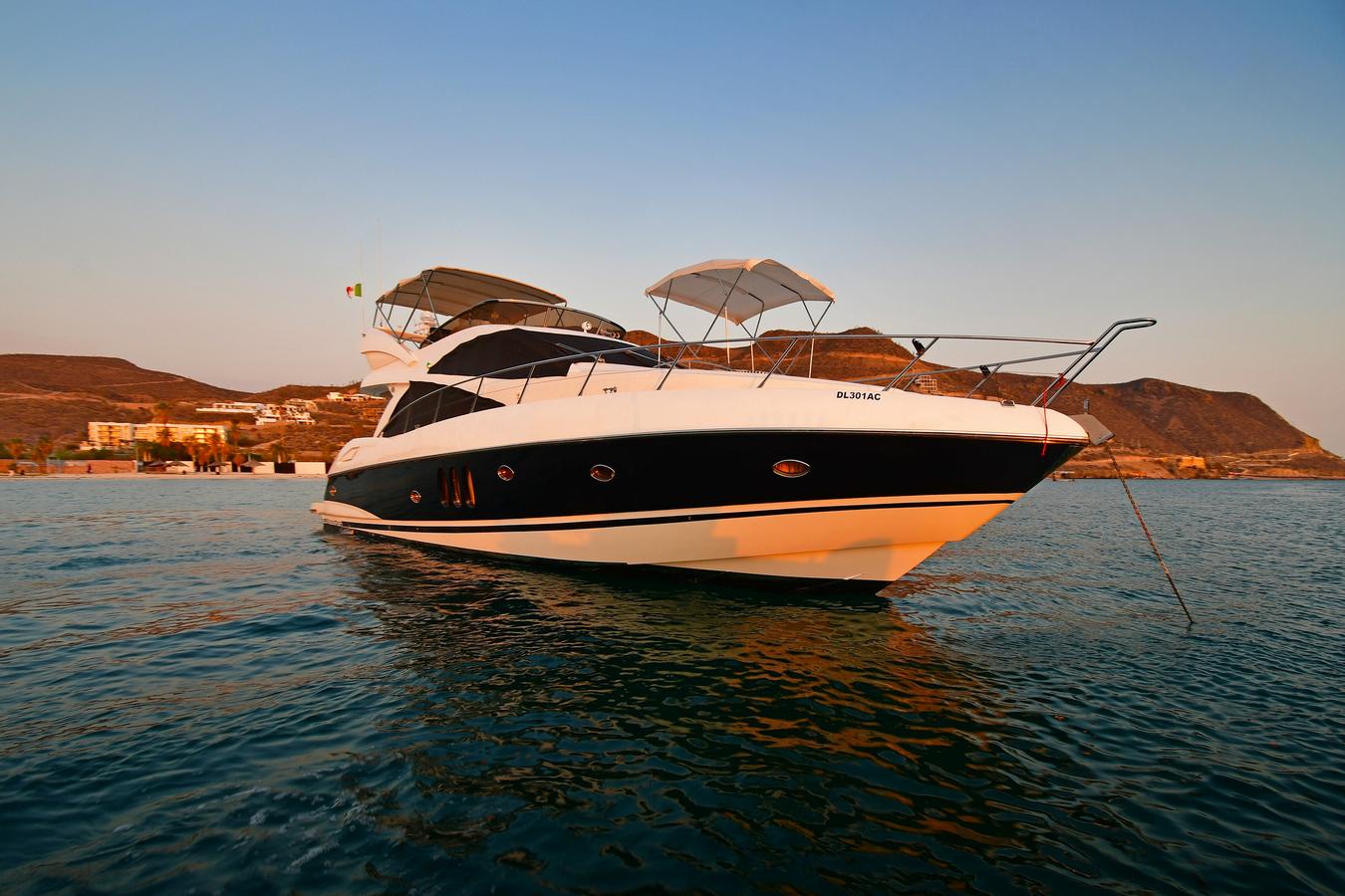 Embarcaciones, Sunseeker Manhattan 66, SESTANTE, Servicios Navieros, La Paz